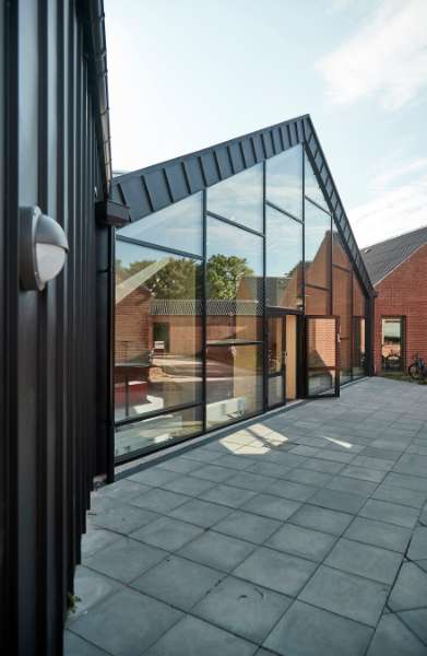 Modern sports hall with modern cladding, Trælundvej 3, 7400 Herning